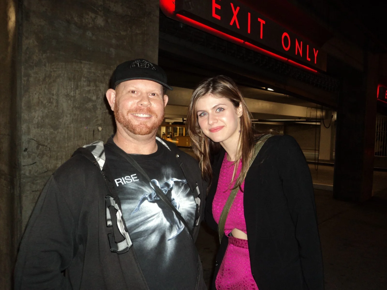 ALEXANDRA DADDARIO — Alexandra Daddario Texas Chainsaw matted signed index card with photo 11x17 #1, изображение 3