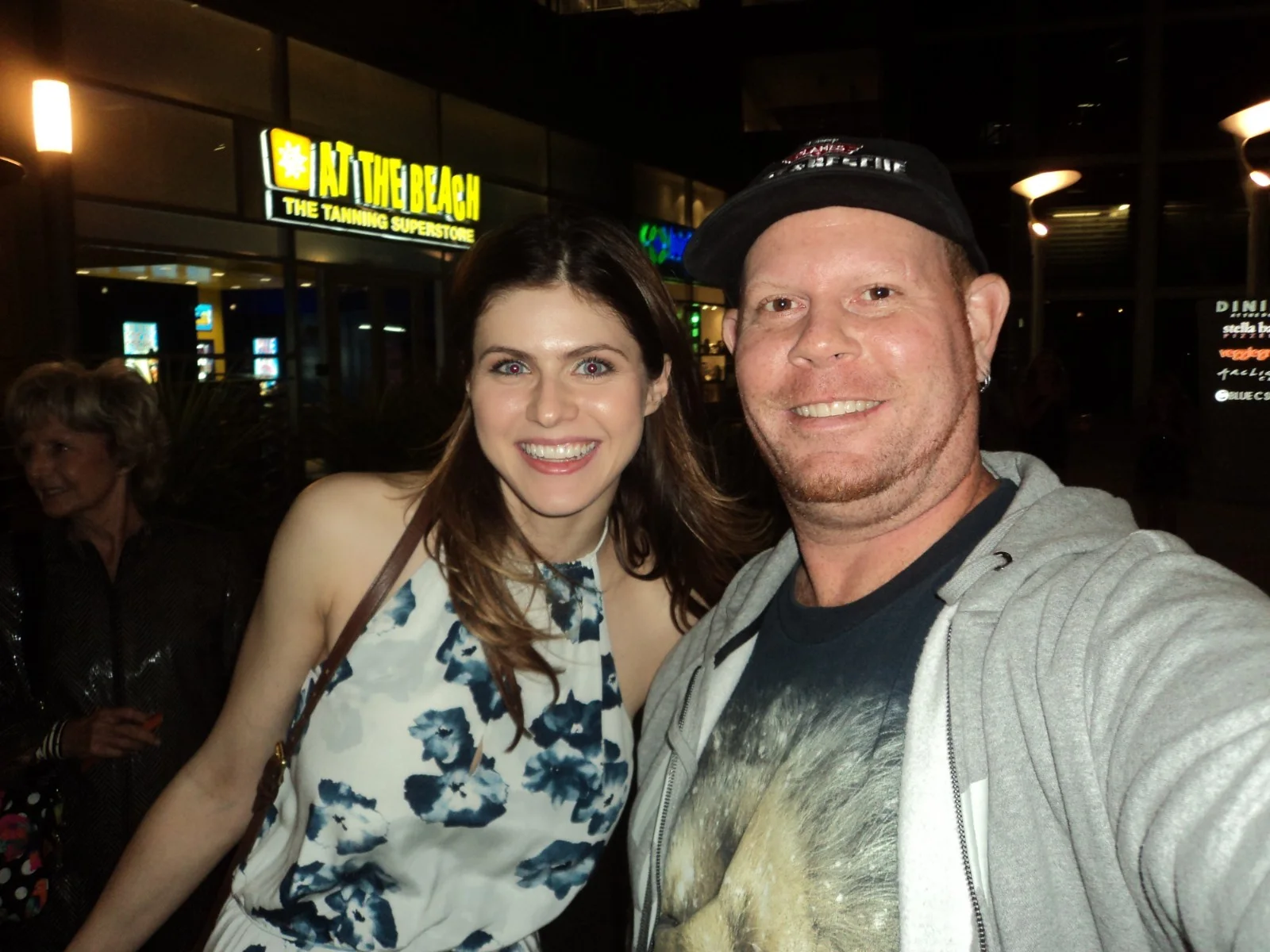 ALEXANDRA DADDARIO — Alexandra Daddario Texas Chainsaw matted signed index card with photo 11x17 #1, изображение 5