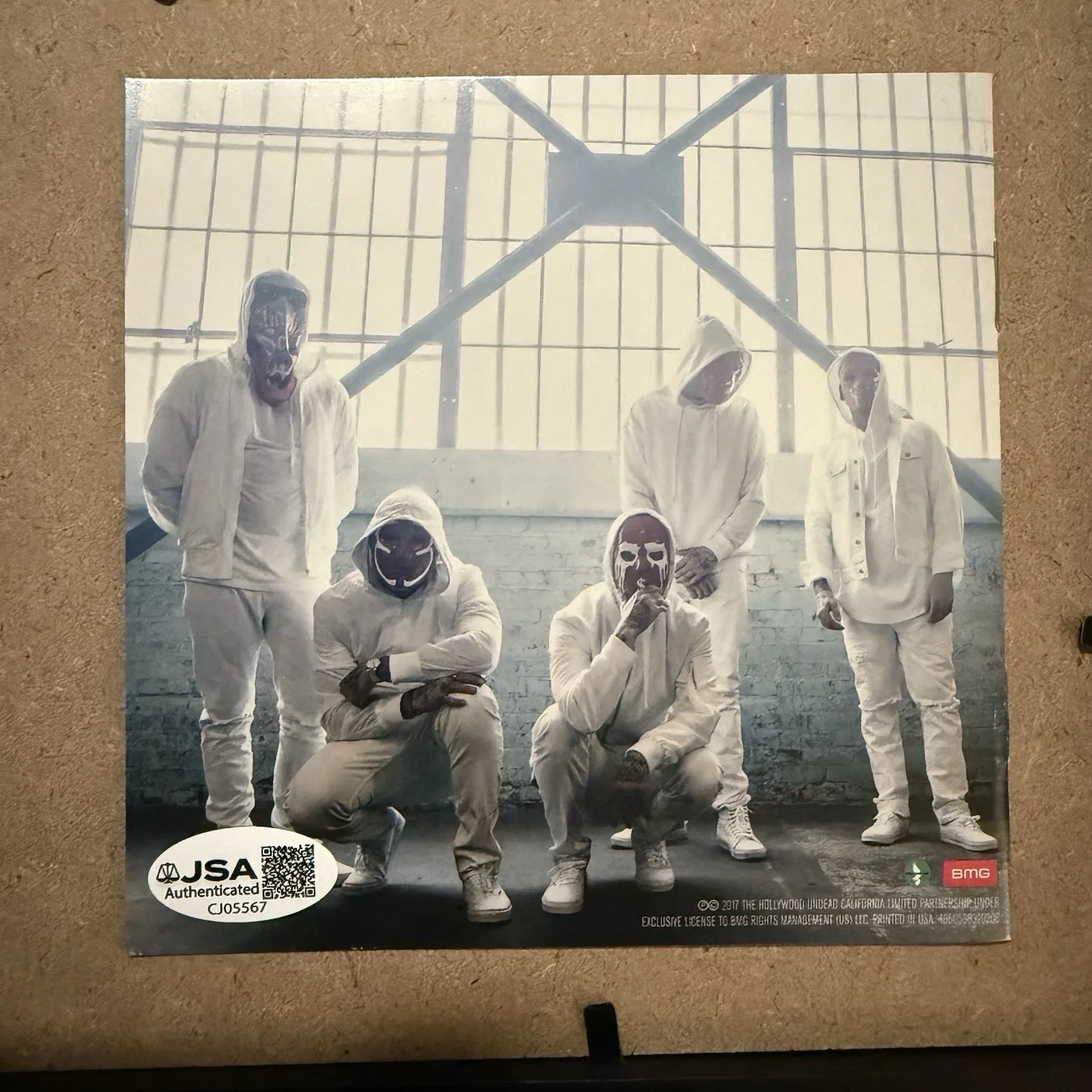 HOLLYWOOD UNDEAD SIGNED FRAMED HOTEL KALIFORNIA CD AUTOGRAPHED JSA COA, image 3