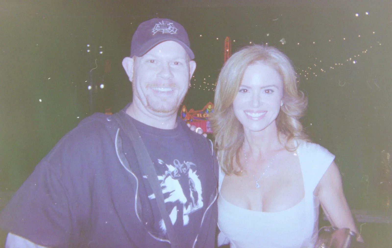 BETSY RUSSELL — Betsy Russell Saw 3D matted signed index card with photo 11x17 #1 Jill, изображение 3
