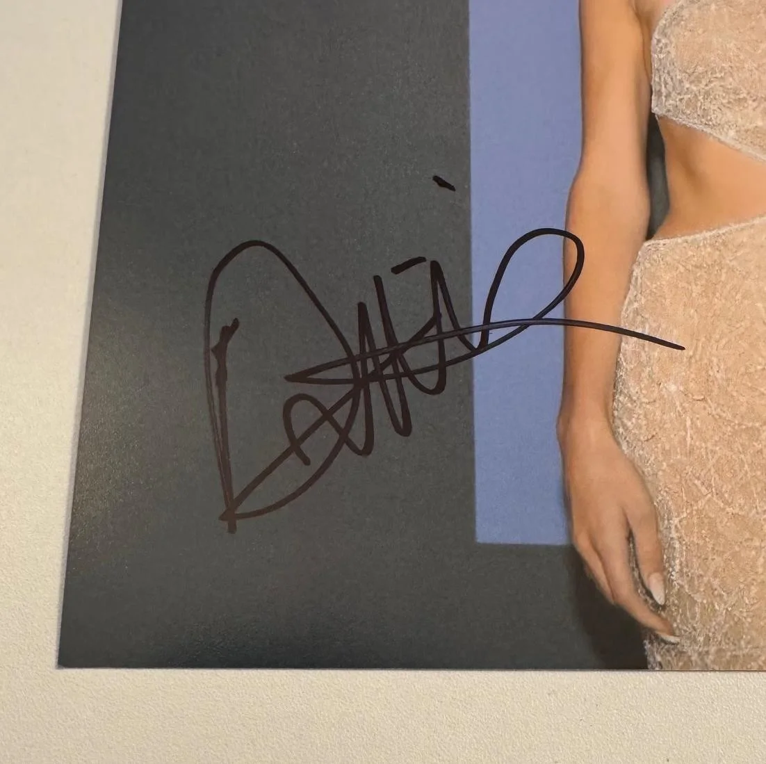 DIXIE D'AMELIO Autographed 8x10 Photo SIGNED AUTO TikTok, image 2