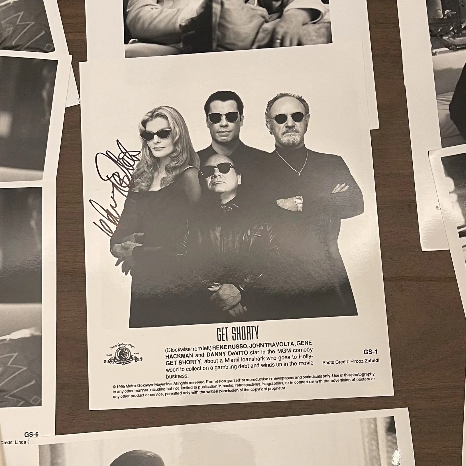 Danny DeVito — Danny DeVito Signed 1995 GET SHORTY Press Kit Lobby Cards Lot of 10 Photos, image 2
