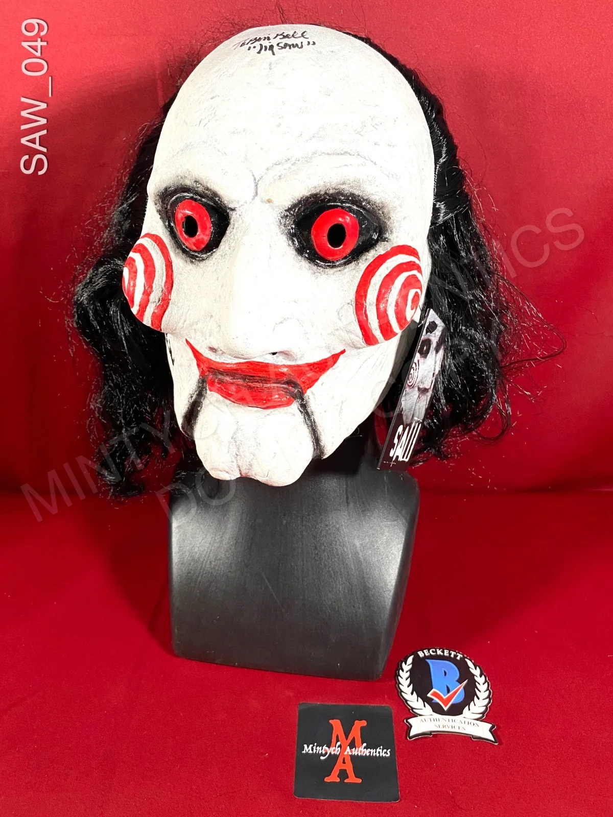 Tobin Bell, Leigh Whannell — Tobin Bell and Leigh Whannell Saw signed Jigsaw mask Beckett COA horror