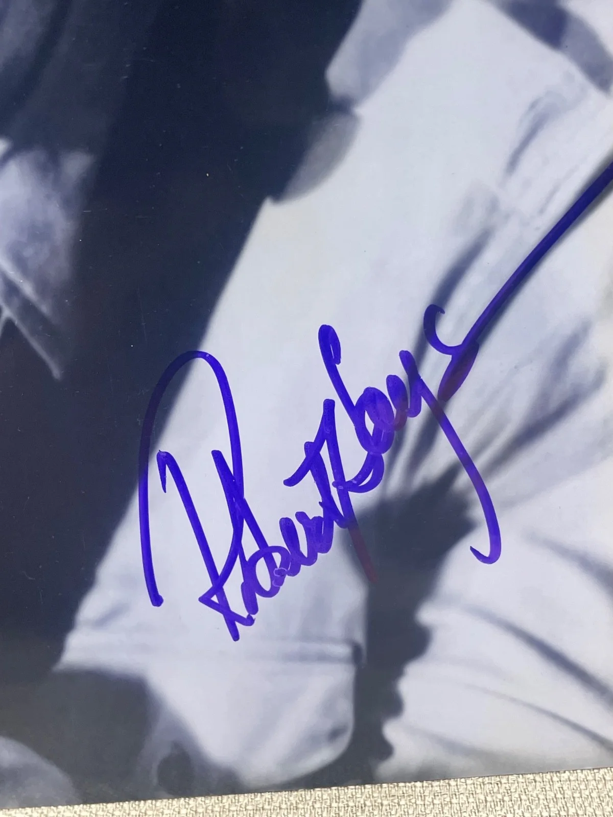 Robert hays — Robert Hays Autographed Photograph from Airplane Still photo B&W 8x10, изображение 5