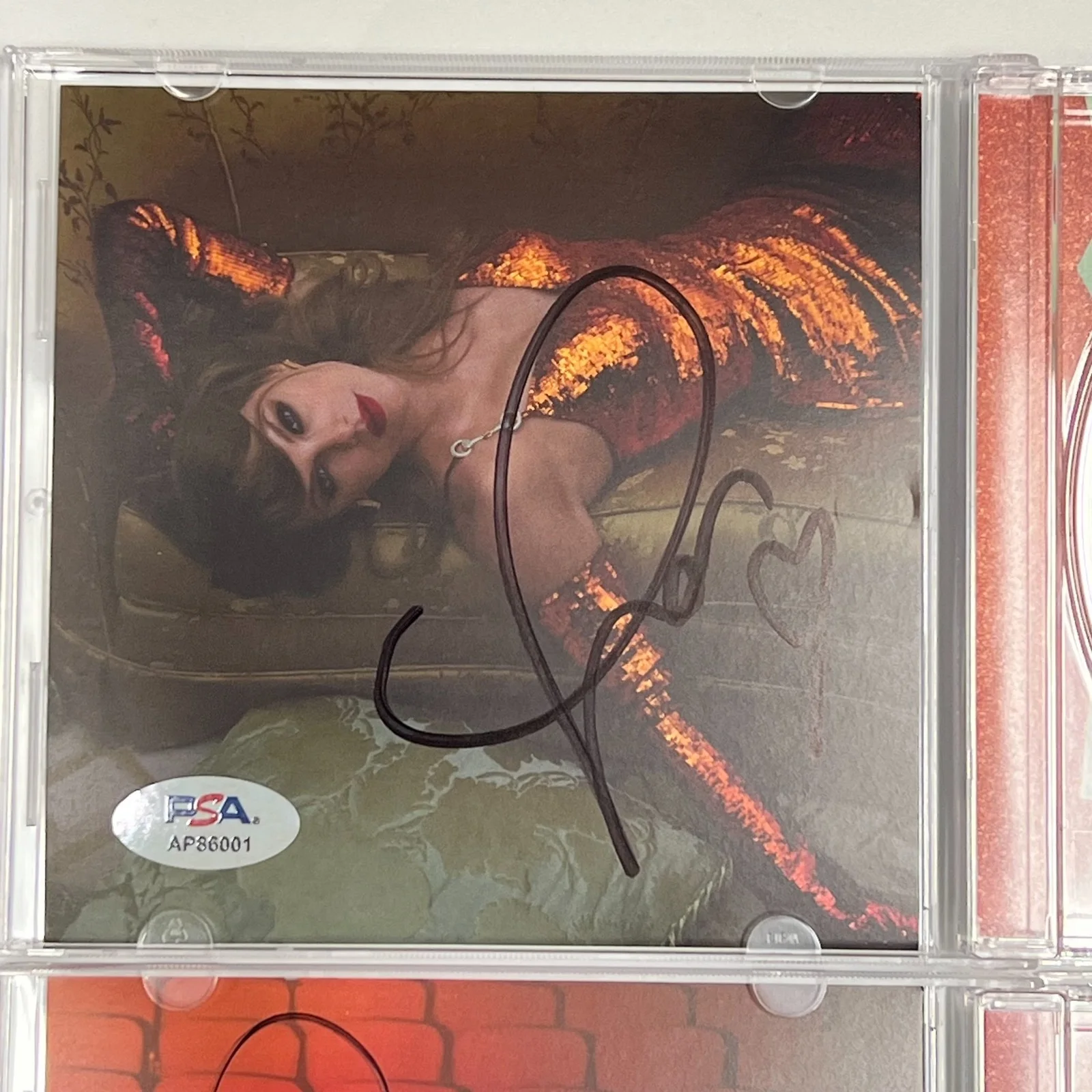 Taylor Swift — Taylor Swift Signed CD Cover Bundle PSA/DNA The Life of a Showgirl, изображение 3