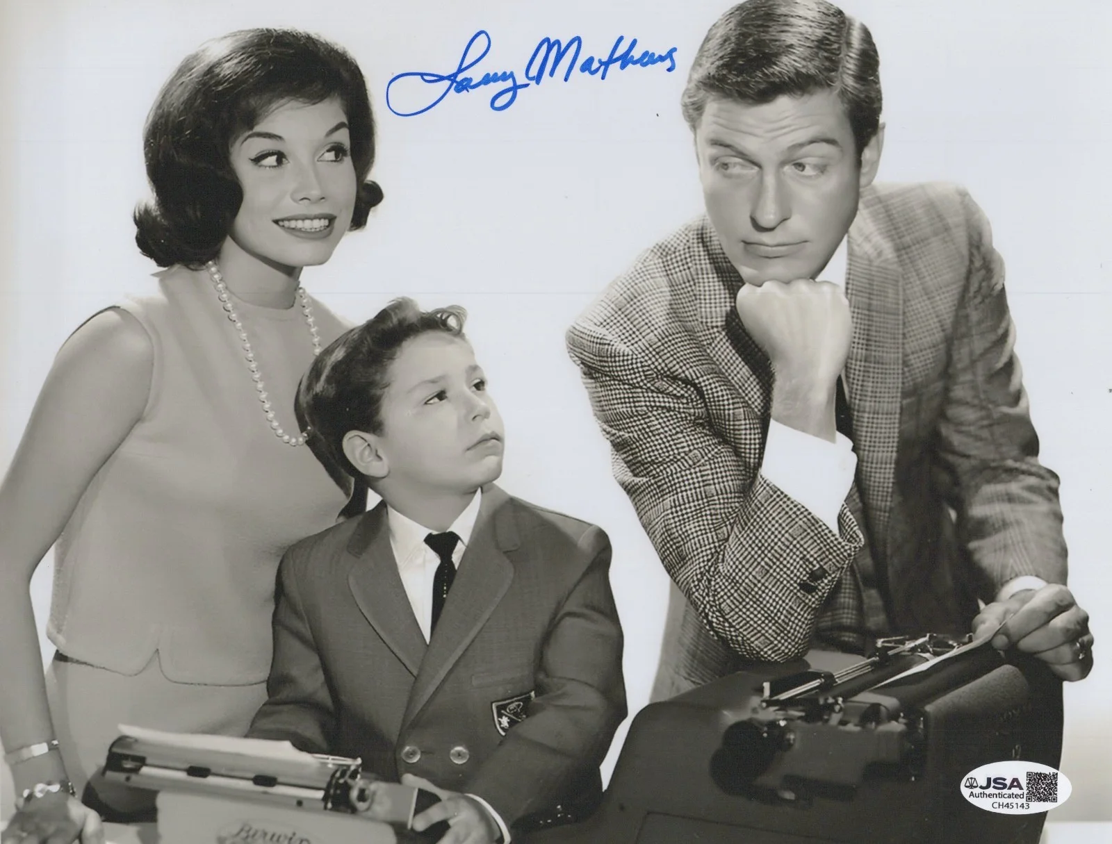Larry Matthews — LARRY MATTHEWS Signed DICK VAN DYKE SHOW 8x10 Photo RITCHIE Autograph JSA COA