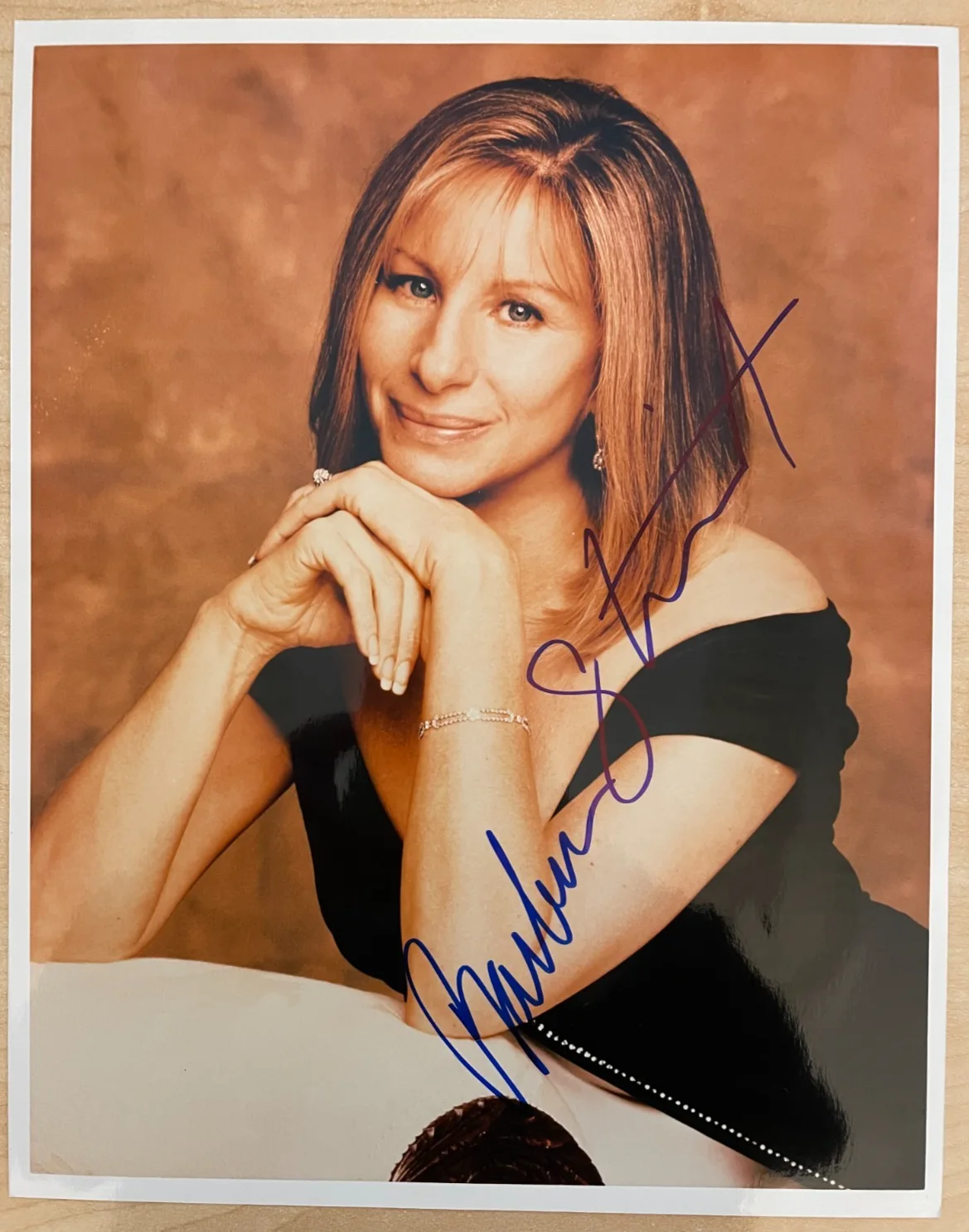 Barbra Streisand — Barbra Streisand Signed Autograph 8x10 Color Glossy Photograph