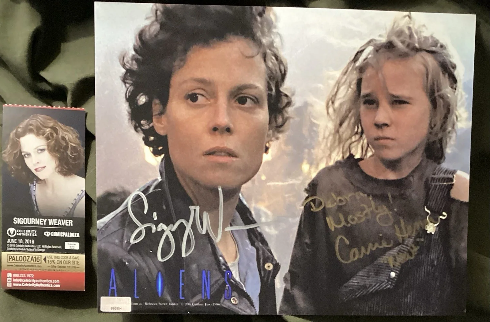 Sigourney Weaver — Sigourney Weaver/Carrie Henn Authentic Signed Color 8x10 Photo Aliens Dual Autos