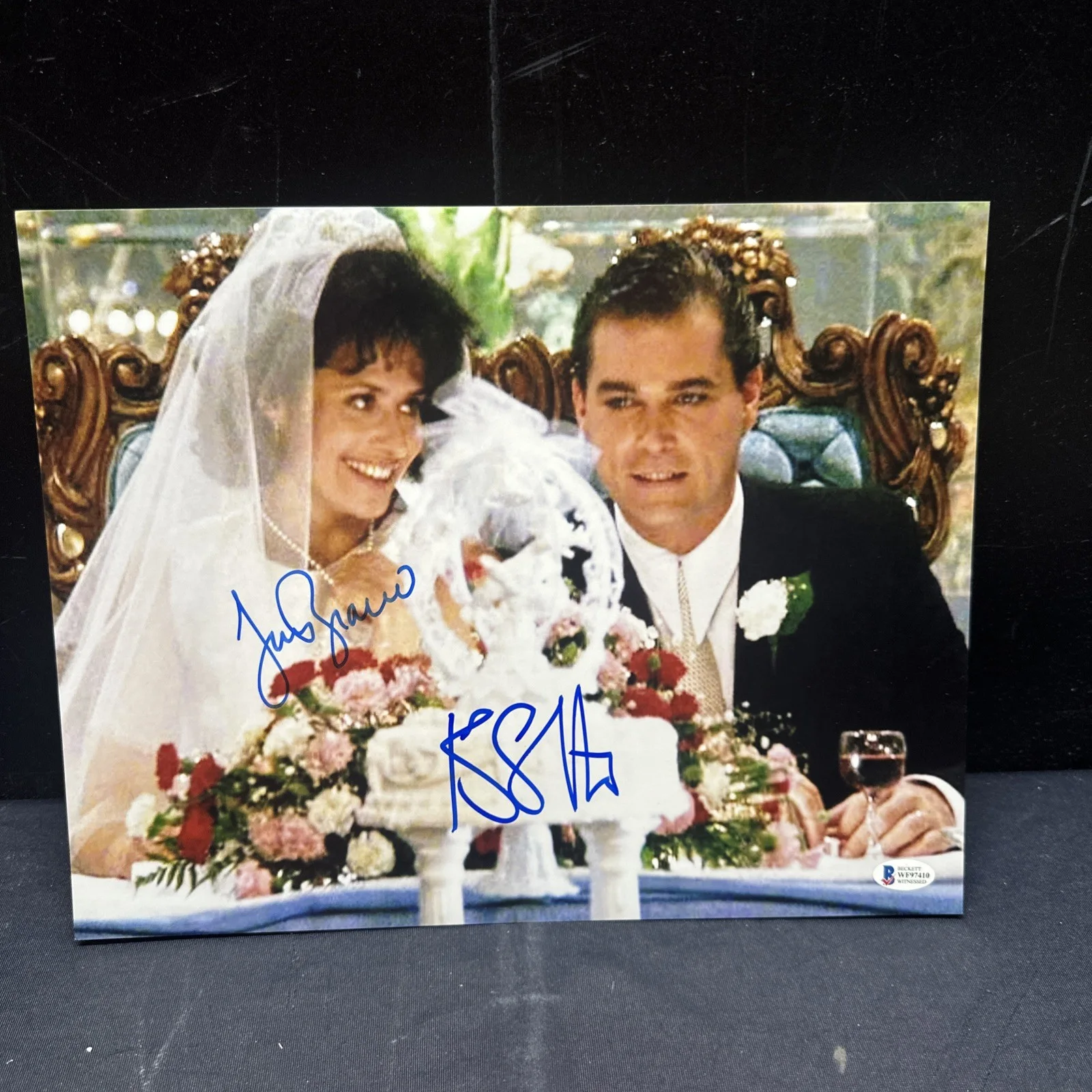 Ray Liotta — Ray Liotta Lorraine Bracco Signed 11x14 Photo Goodfellas Wedding Beckett BAS COA