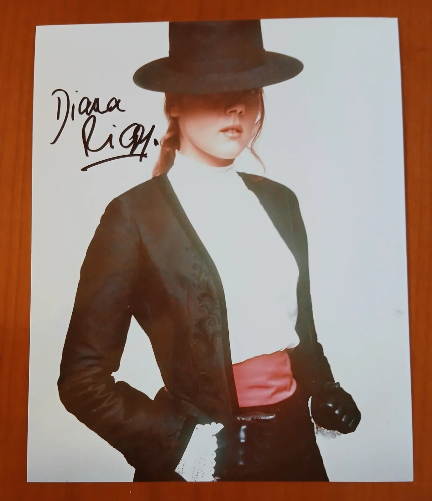 Diana Rigg — Diana Rigg, James Bond Girl, Signed Autographed 10x8 Photo, Coa, изображение 2