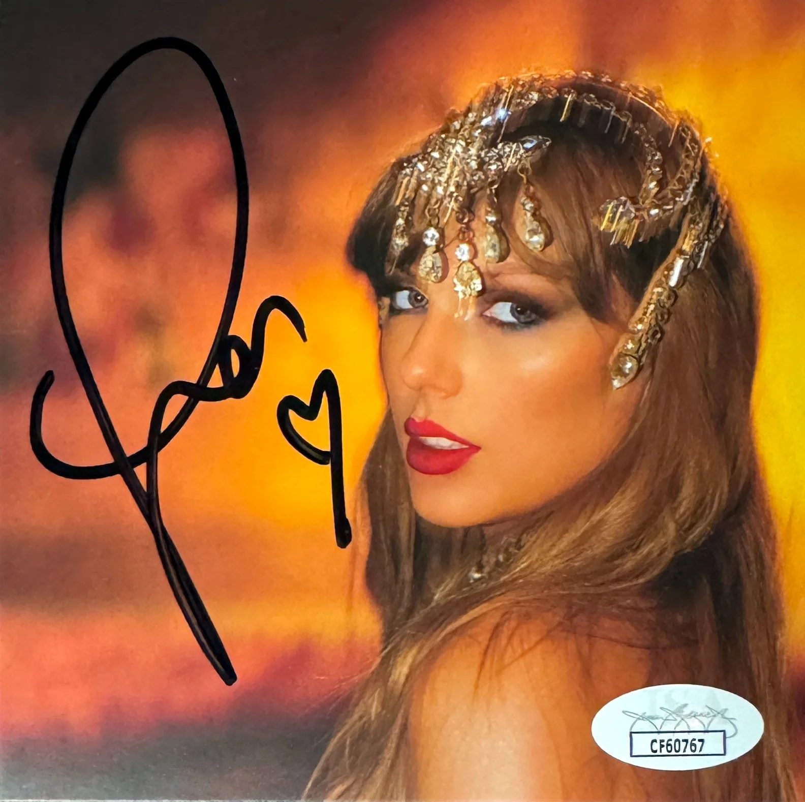 Taylor Swift 2025 The Life of a Showgirl CD Signed 4.75x4.75 Photo Art #1 -JSA, изображение 2