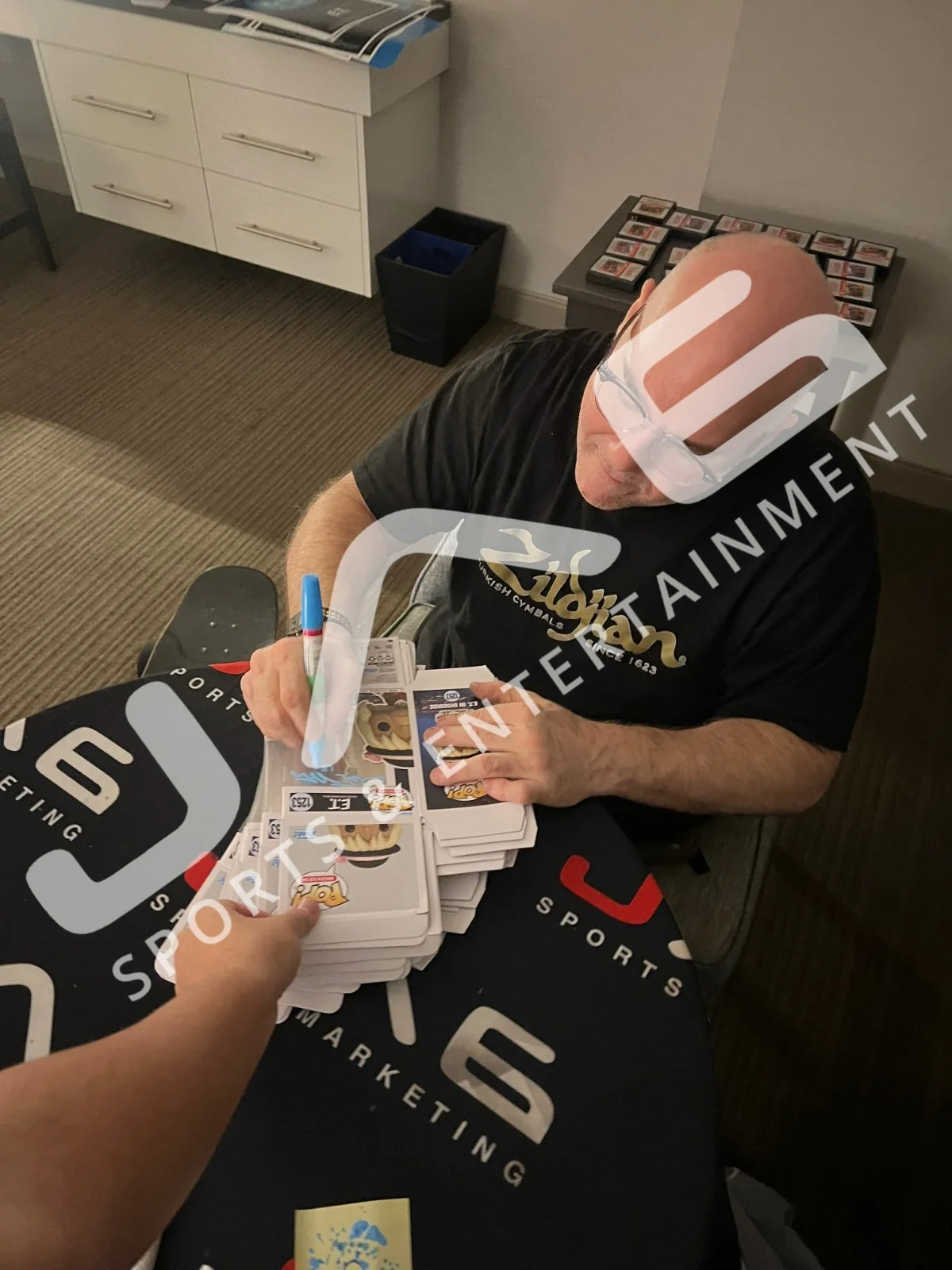 Matthew DeMeritt — Matthew DeMeritt autographed signed inscribed Funko Pop #1253 E.T JSA, image 3