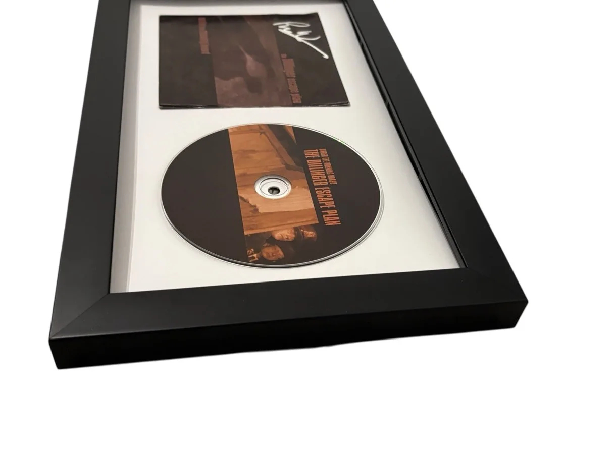 BEN WEINMAN DILLINGER ESCAPE PLAN SIGNED AUTOGRAPH UNDER RUNNING BOARD FRAMED CD, image 3