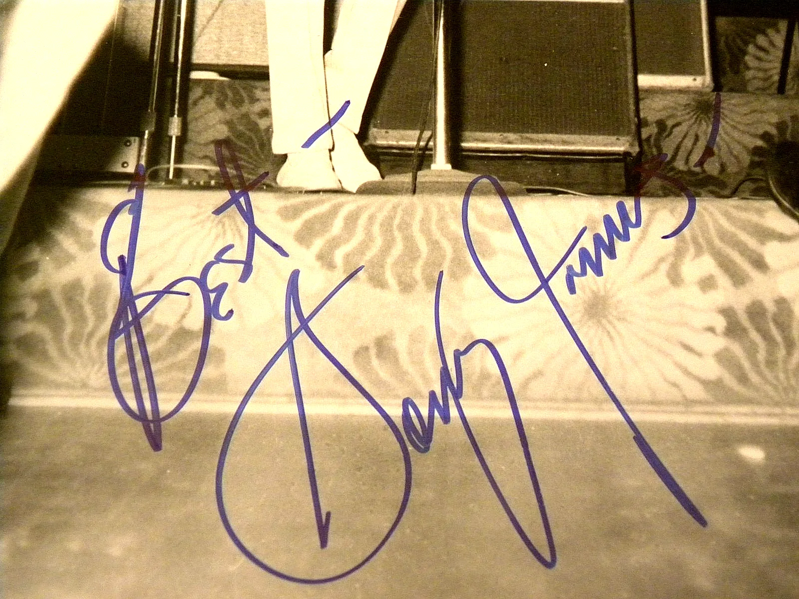 SUNNY JAMES, SIGNED 8 X 10 CANDID PERFORMANCE PHOTO, image 2