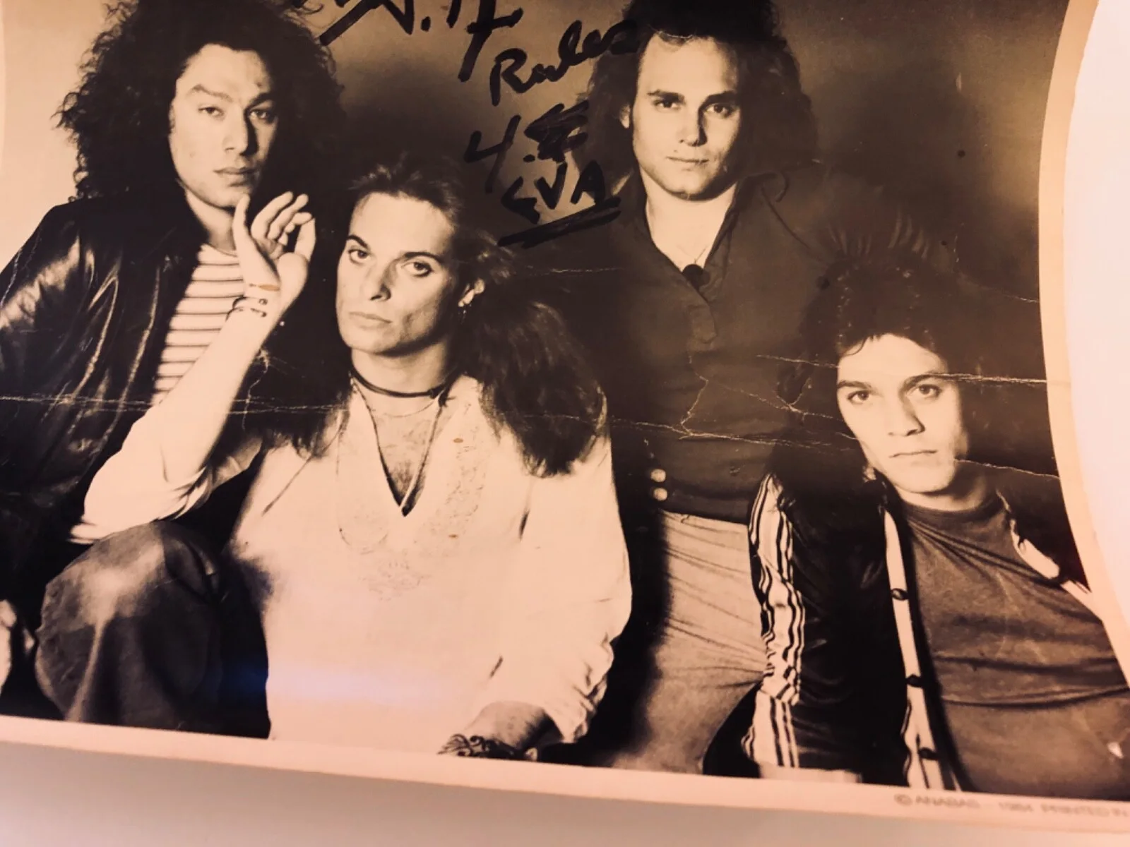Vintage Black/White 1984 VAN HALEN PHOTO Signed "VH RULES 4 EVA” ANABAS England, image 4