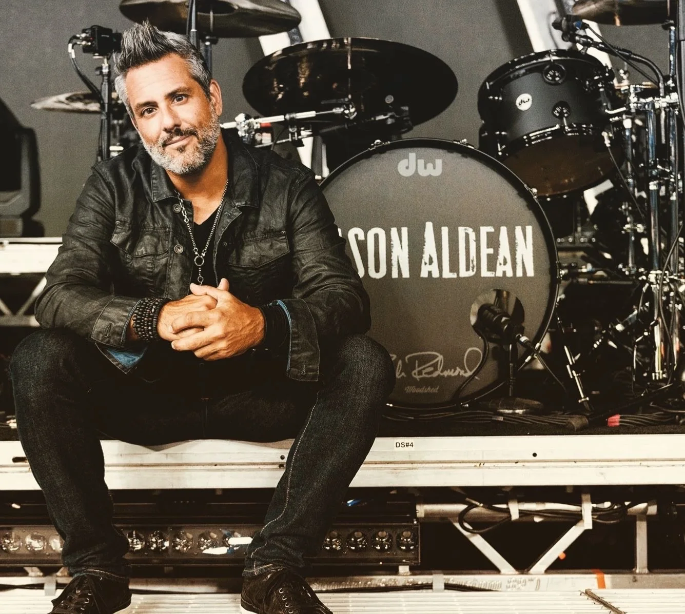 Signed Drum Head by Rich Redmond (Jason Aldeans Drummer) from HW Desperado Tour., изображение 2