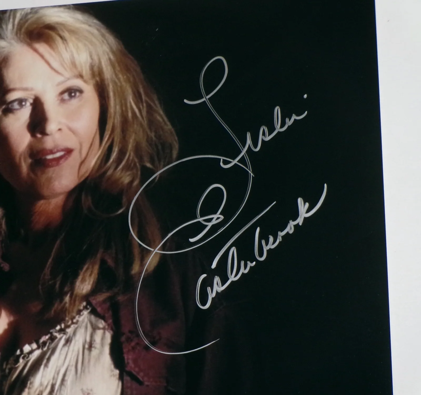 Leslie Easterbrook — Leslie Easterbrook 11x14 Color Photo SIGNED JSA CERT Devil's Rejects, image 2
