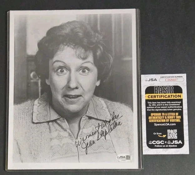 Jean Stapleton — JEAN STAPLETON Signed 8x10 Photo JSA COA psa bas Edith Bunker All In The Family
