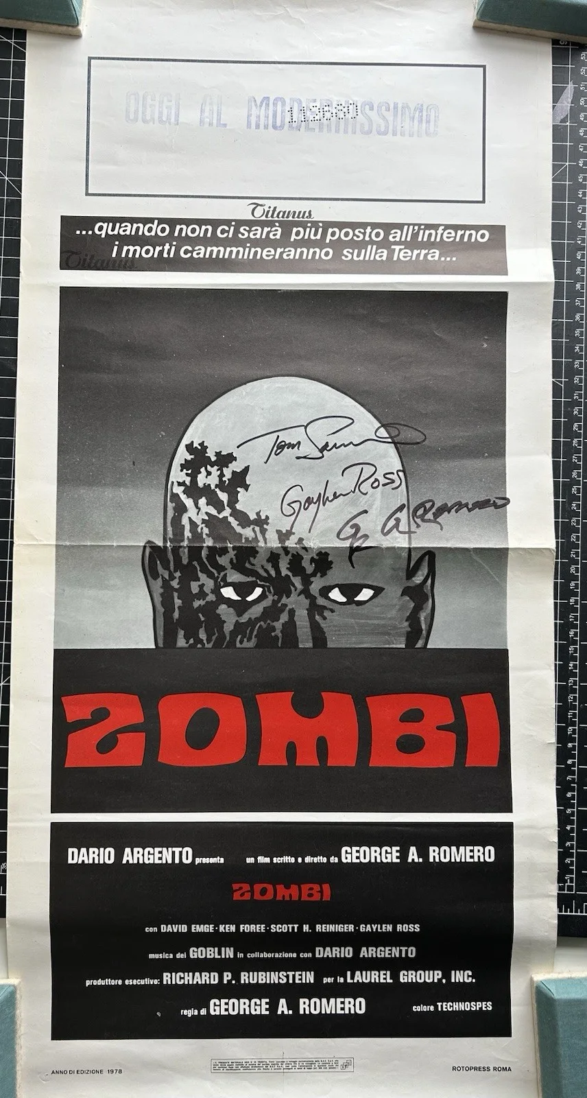 Original Italian Dawn Of The Dead poster Signed By Tom Savini & George Romero!, изображение 2