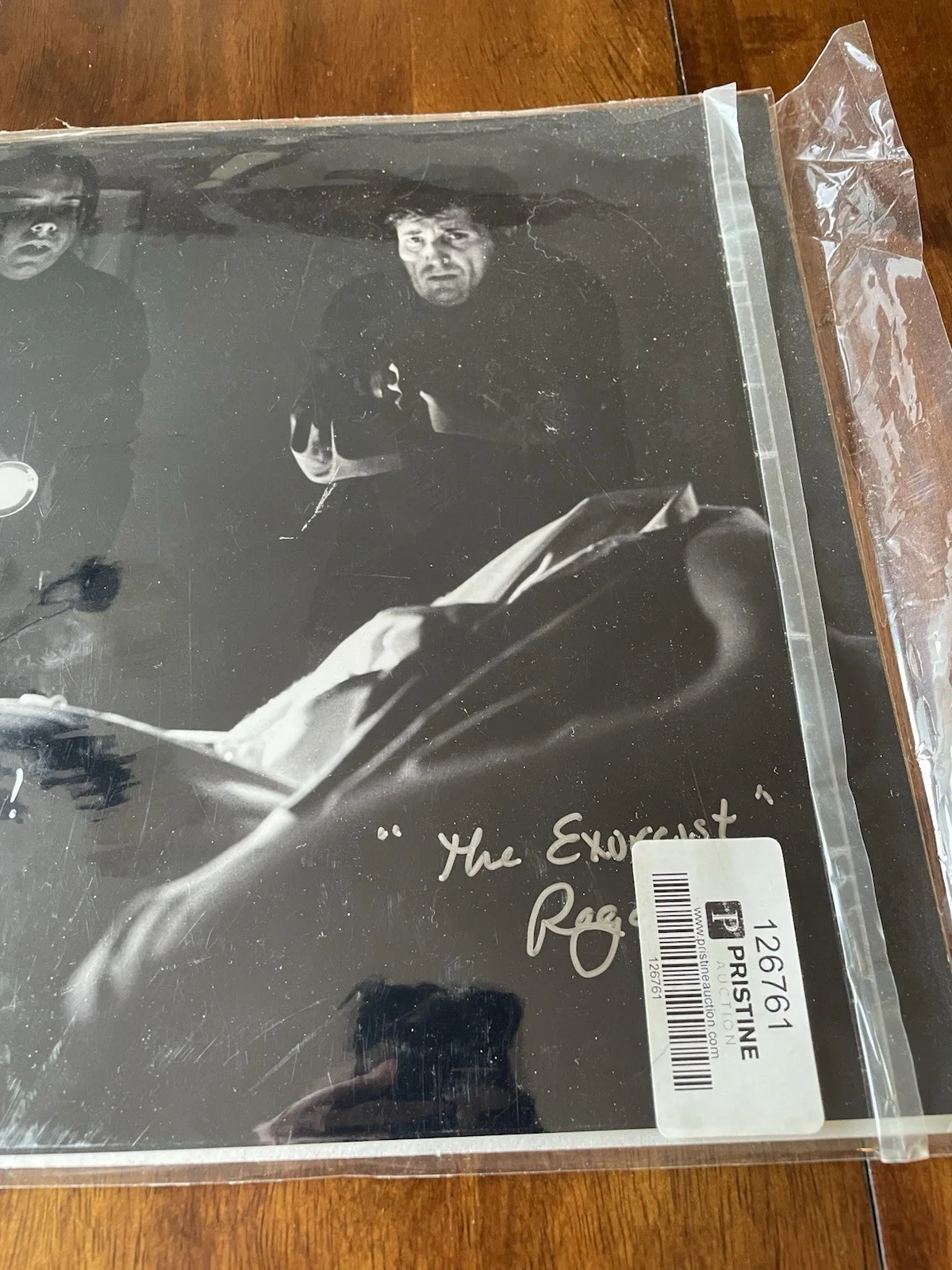 Linda Blair — 14x11 The Exorcist Print Signed by Linda Blair 100% Authentic With COA, изображение 3