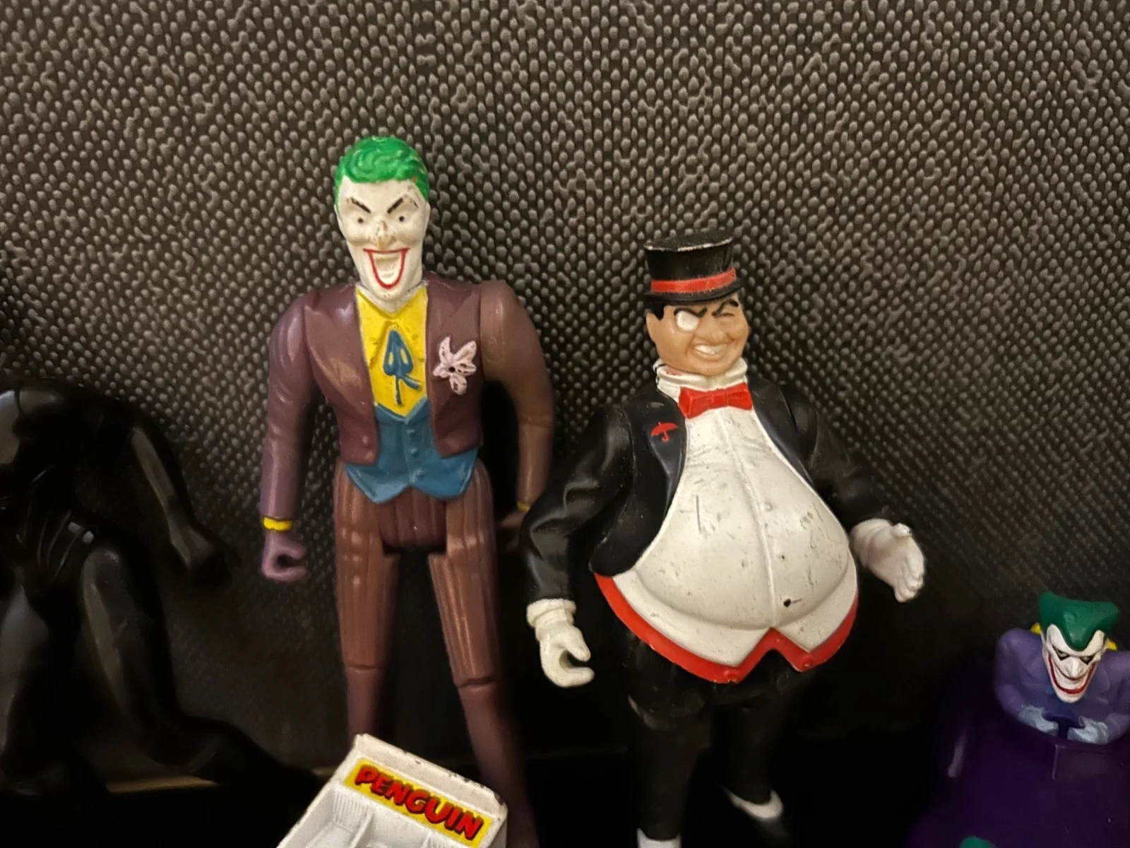 Vintage Collection of Batman figures ROBIN The Penguin THE JOKER cars Keyring, изображение 3