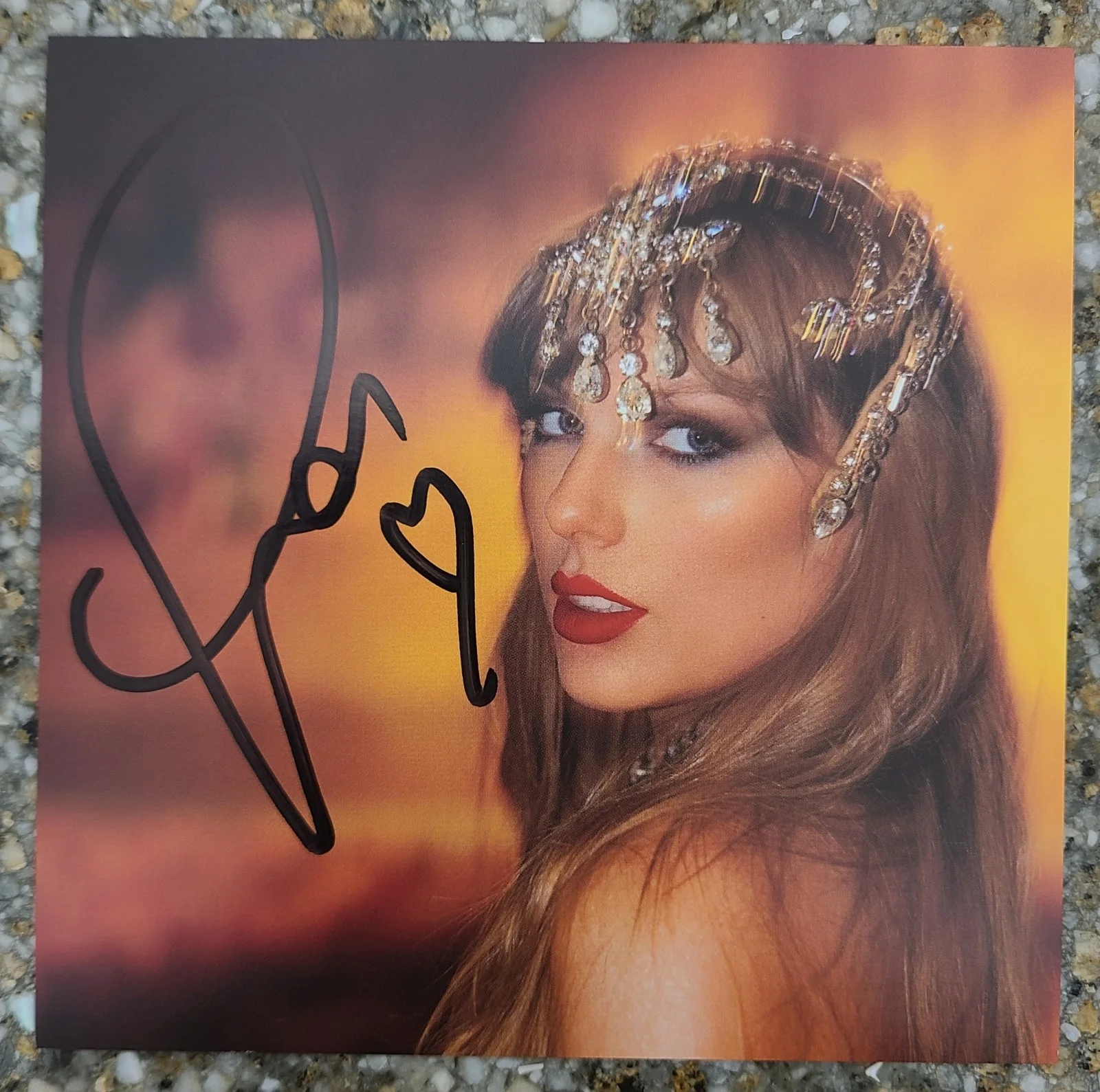 Taylor Swift The Life of a Showgirl CD + Hand Signed Photo 1, изображение 2
