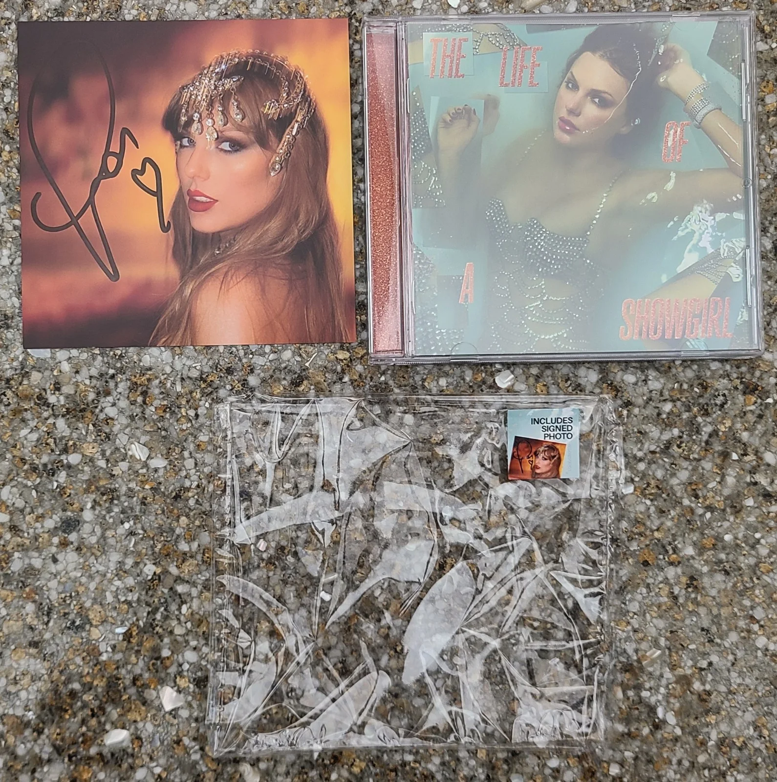 Taylor Swift The Life of a Showgirl CD + Hand Signed Photo 1, изображение 5
