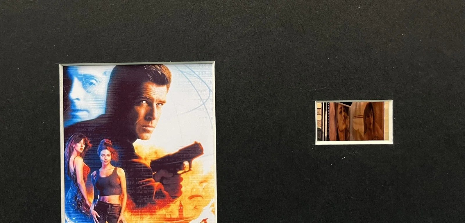 007 JAMES BOND. THE WORLD IS NOT ENOUGH . 35mm Film Cell Mounted Display, изображение 3