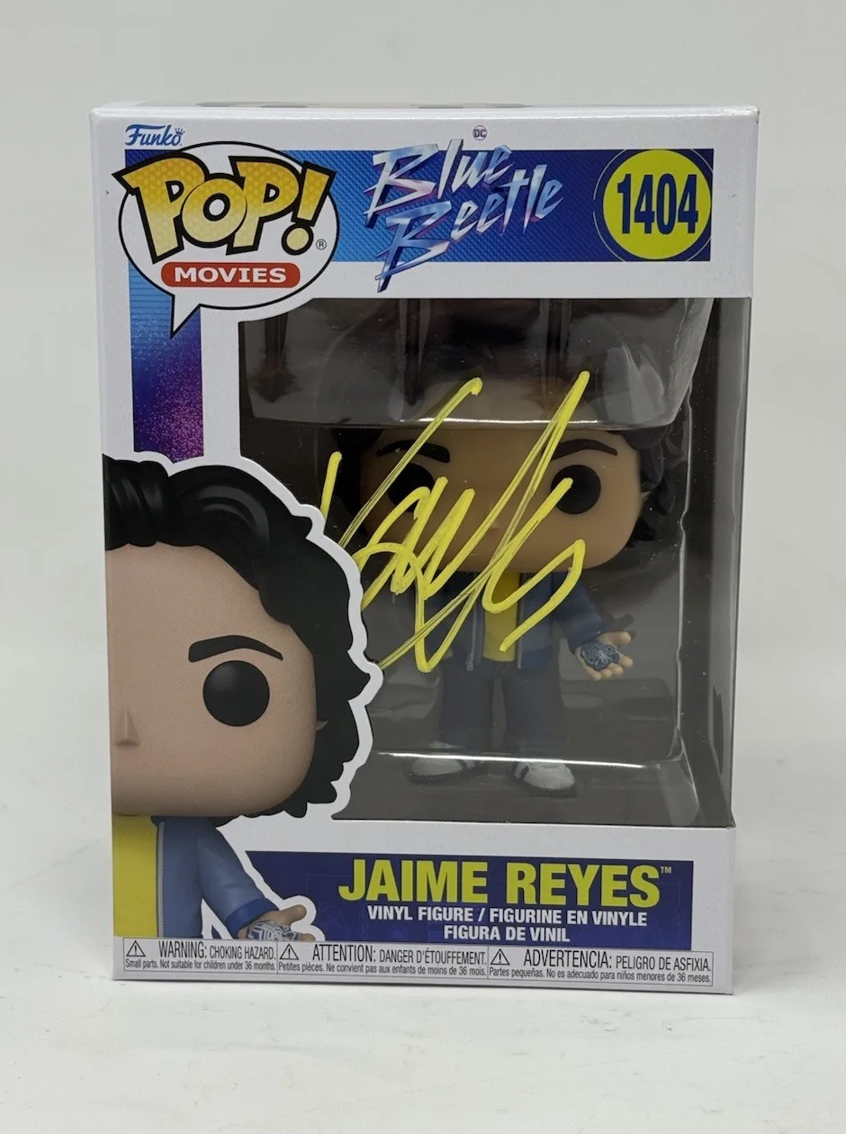 Xolo Mariduena — Xolo Mariduena Signed Blue Beetle Jaime Reyes Funko Pop #1404 Autograph Beckett, изображение 2