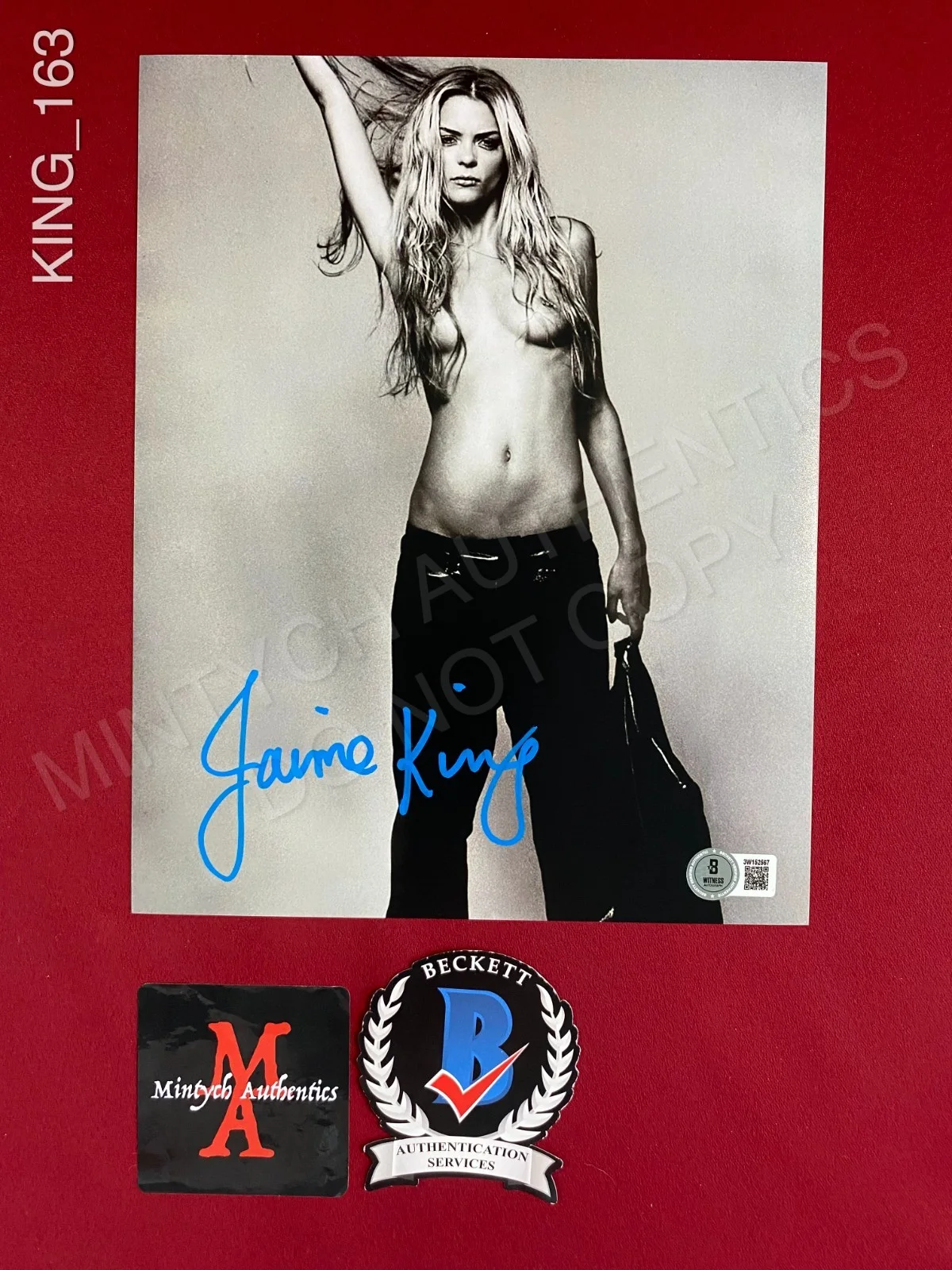 Jaime King — Jaime King autographed signed 8x10 model pose photo Beckett COA