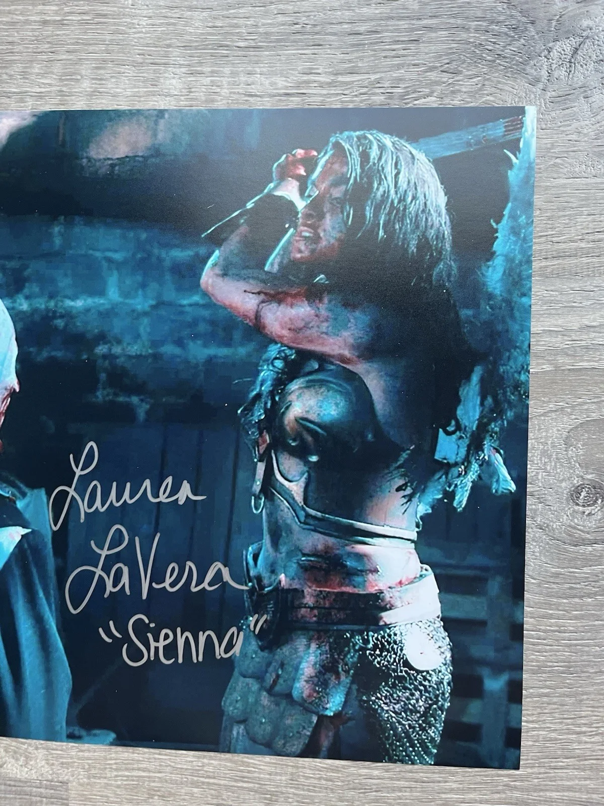 Lauren LaVera — Lauren LaVera Signed Terrifier 2 11x14 Photo JSA COA Sienna Art The Clown, изображение 4