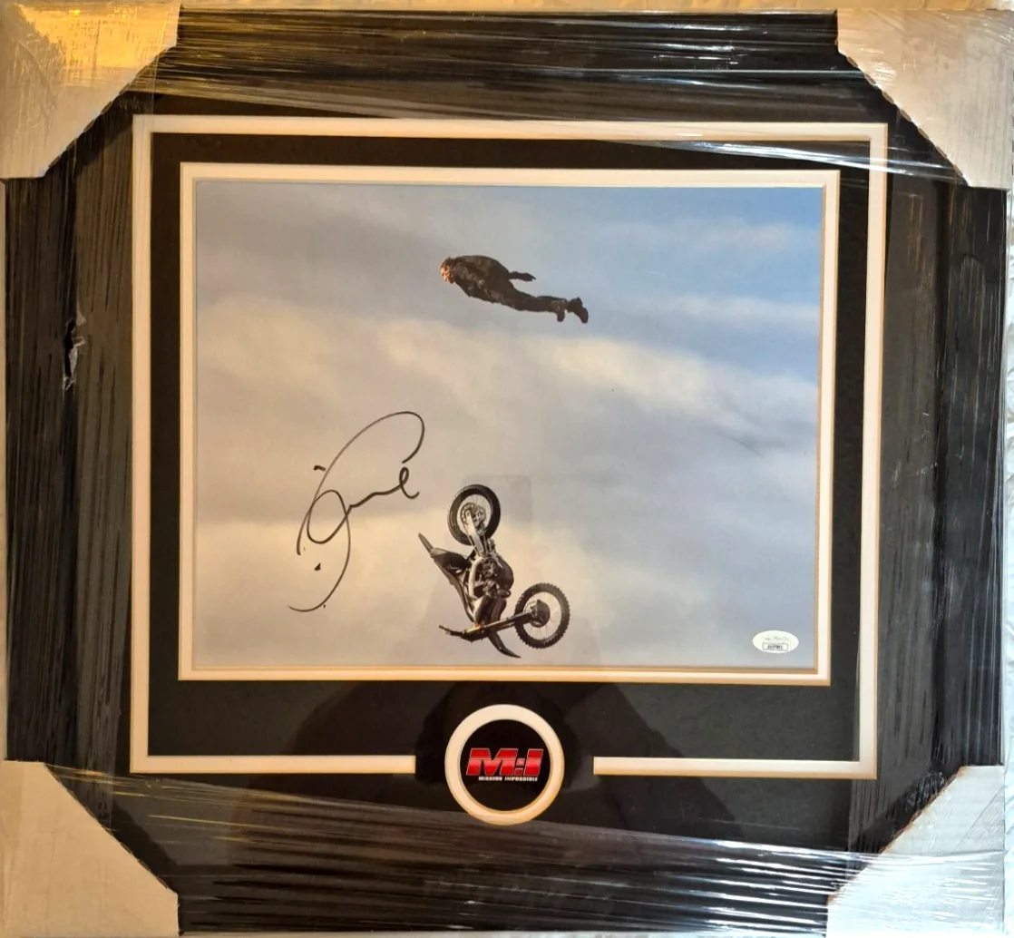 TOM CRUISE — TOM CRUISE SIGNED AUTOGRAPHED FRAMED 11X14 MISSION IMPOSSIBLE PHOTO RARE JSA COA