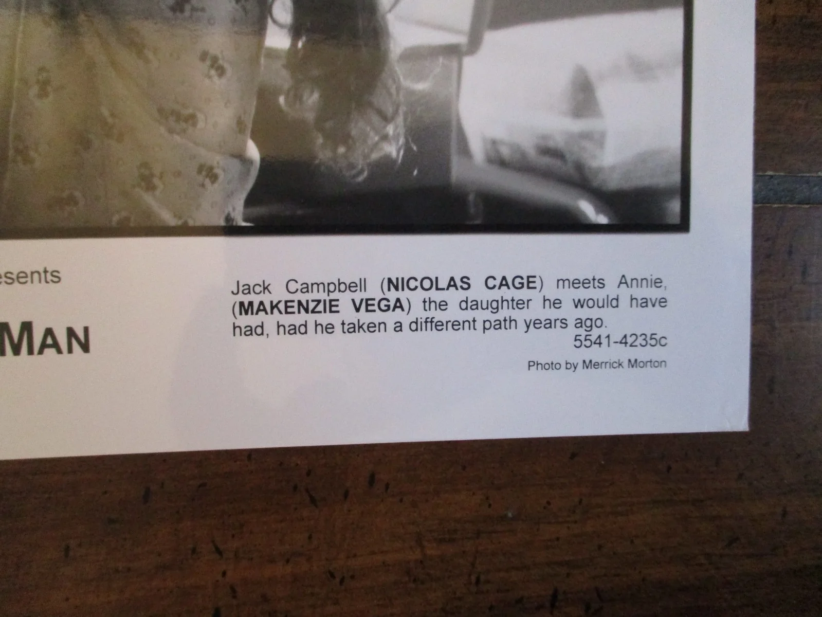 Makenzie Vega/Nicolas Cage(THE FAMILY MAN)2000 10 x 8 Black & White Press Photo, изображение 2
