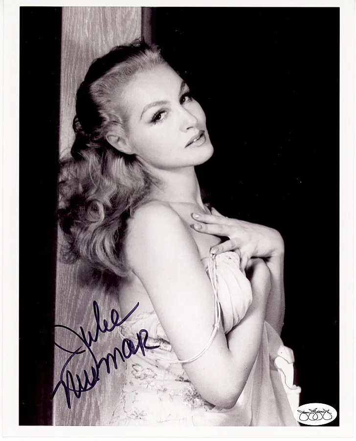Julie Newmar — Batman -JULIE NEWMAR- JSA Signed/Autograph/Auto 8x10 TV Photo - CATWOMAN!