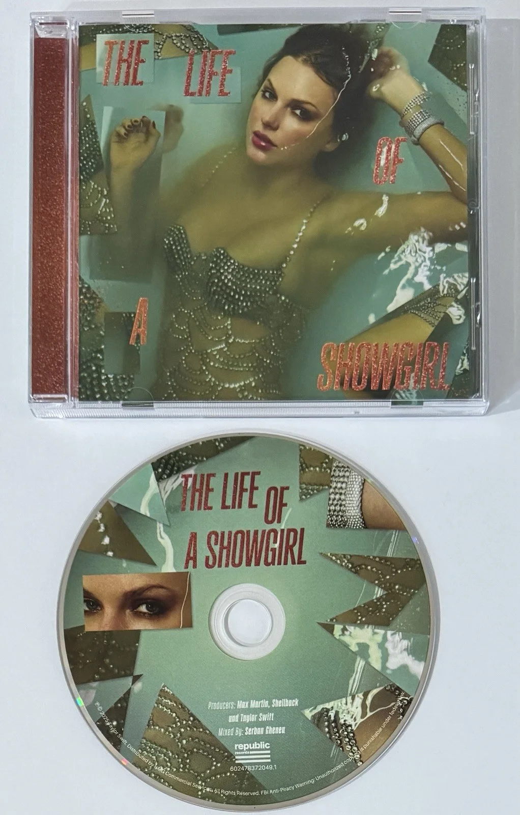 SIGNED LONG HEART TAYLOR SWIFT LIFE OF A SHOWGIRL PHOTO #2 & CD BAS BECKETT COA, изображение 4