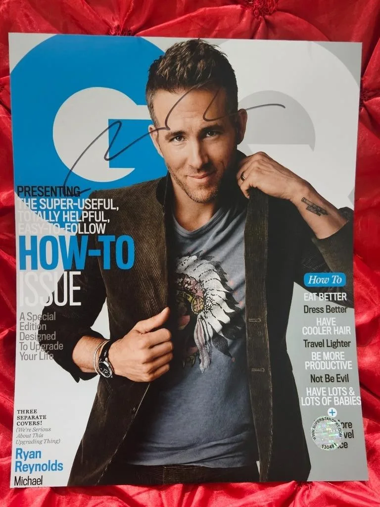 RYAN REYNOLDS — RYAN REYNOLDS HAND SIGNED AUTOGRAPHED 8X10 PHOTO GQ COVER MARVEL DEADPOOL W/ COA