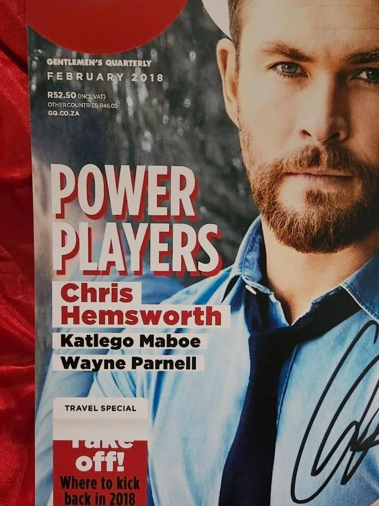 CHRIS HEMSWORT — CHRIS HEMSWORTH HAND SIGNED AUTOGRAPHED 8X10 PHOTO GQ COVER THOR AVENGERS W/ COA, image 2
