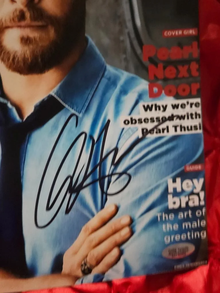 CHRIS HEMSWORT — CHRIS HEMSWORTH HAND SIGNED AUTOGRAPHED 8X10 PHOTO GQ COVER THOR AVENGERS W/ COA, image 3