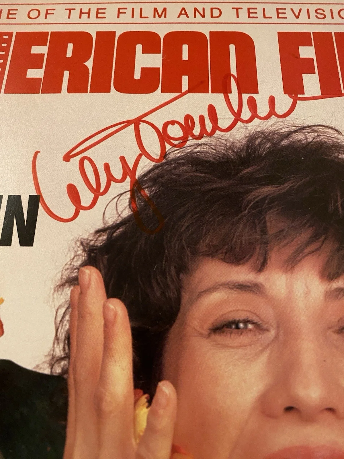 Lily Tomlin — Lily Tomlin Signed Autographed American Film Magazine With COA 9 To 5 All Of Me, изображение 3