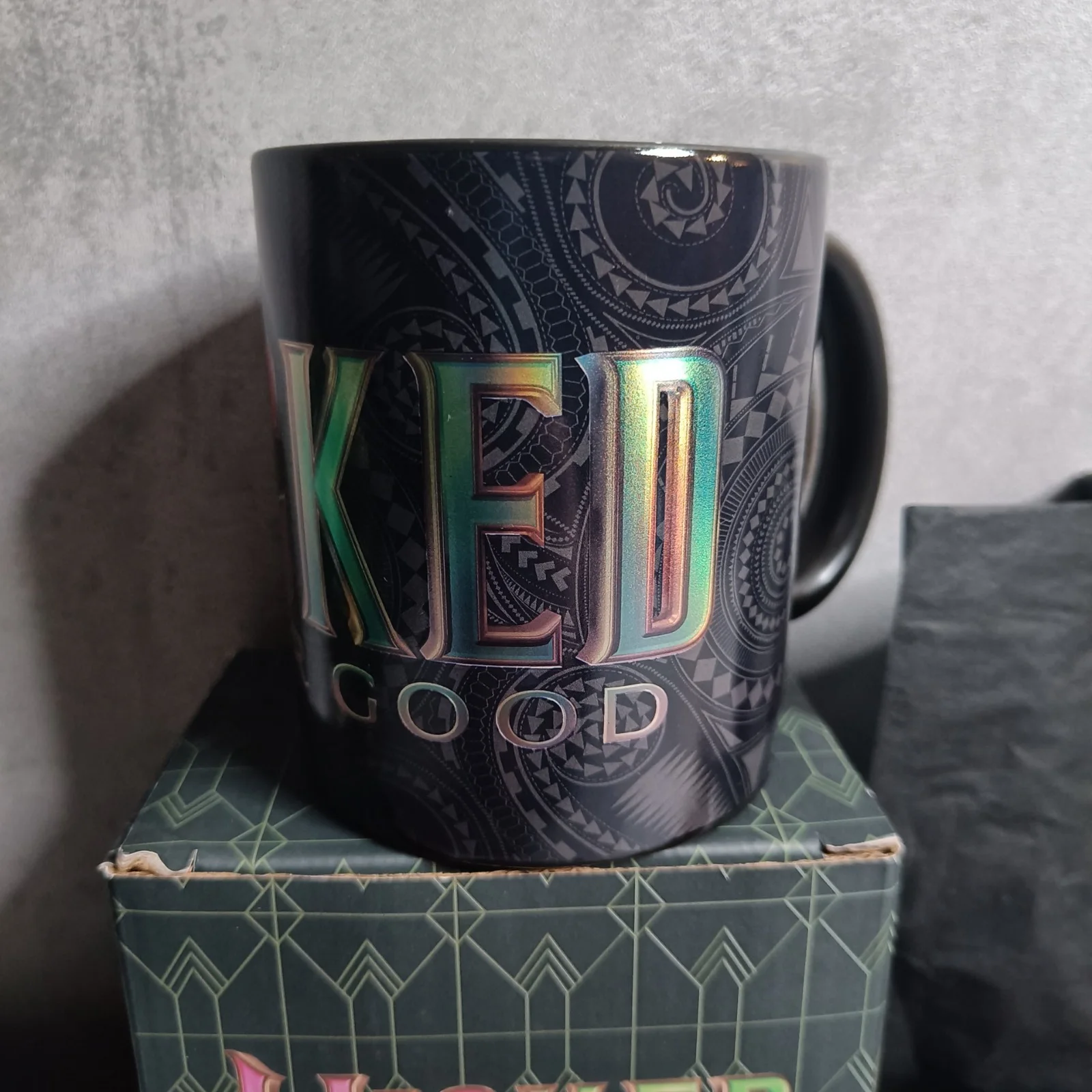 Wicked movie merch mug keychain Metal hand mirror Universal Studios store RARE, image 5