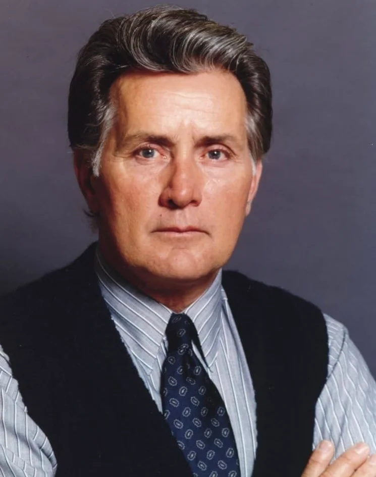 Martin Sheen signed 4x6 index card, image 3