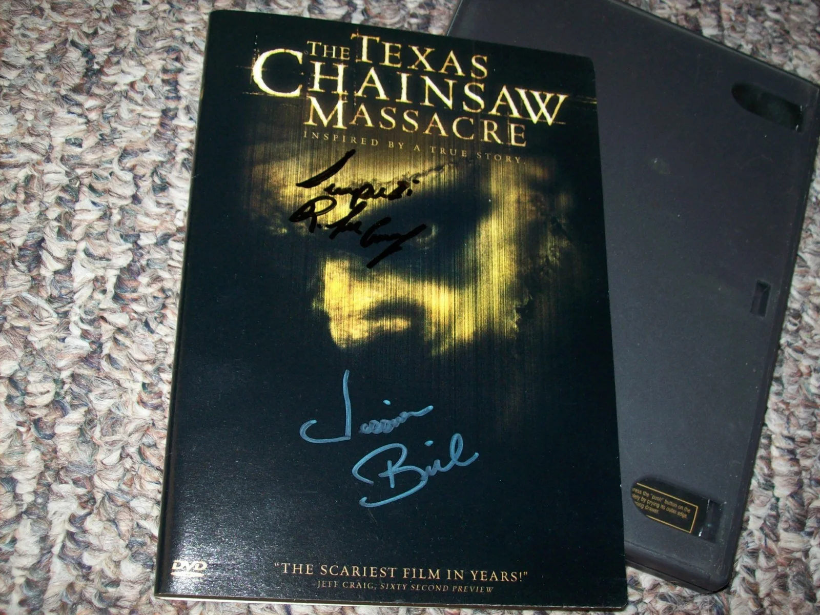 Jessica Biel & R Lee Ermey Hand Signed Autographed Texas Chainsaw Massacre DVD, image 2