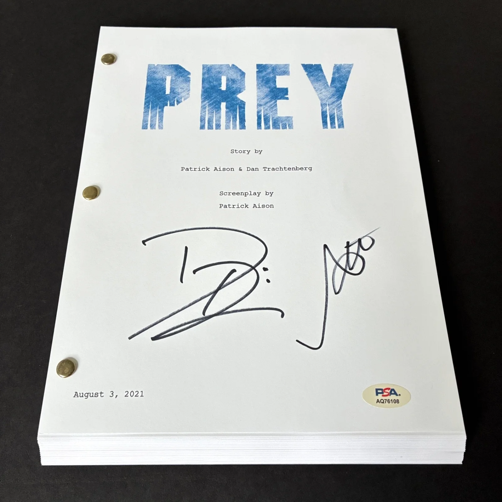 Amber Midthunder, Dane DiLiegro — AMBER MIDTHUNDER DANE DILIEGRO SIGNED PREY MOVIE SCRIPT FULL 98 PAGE PSA CAST