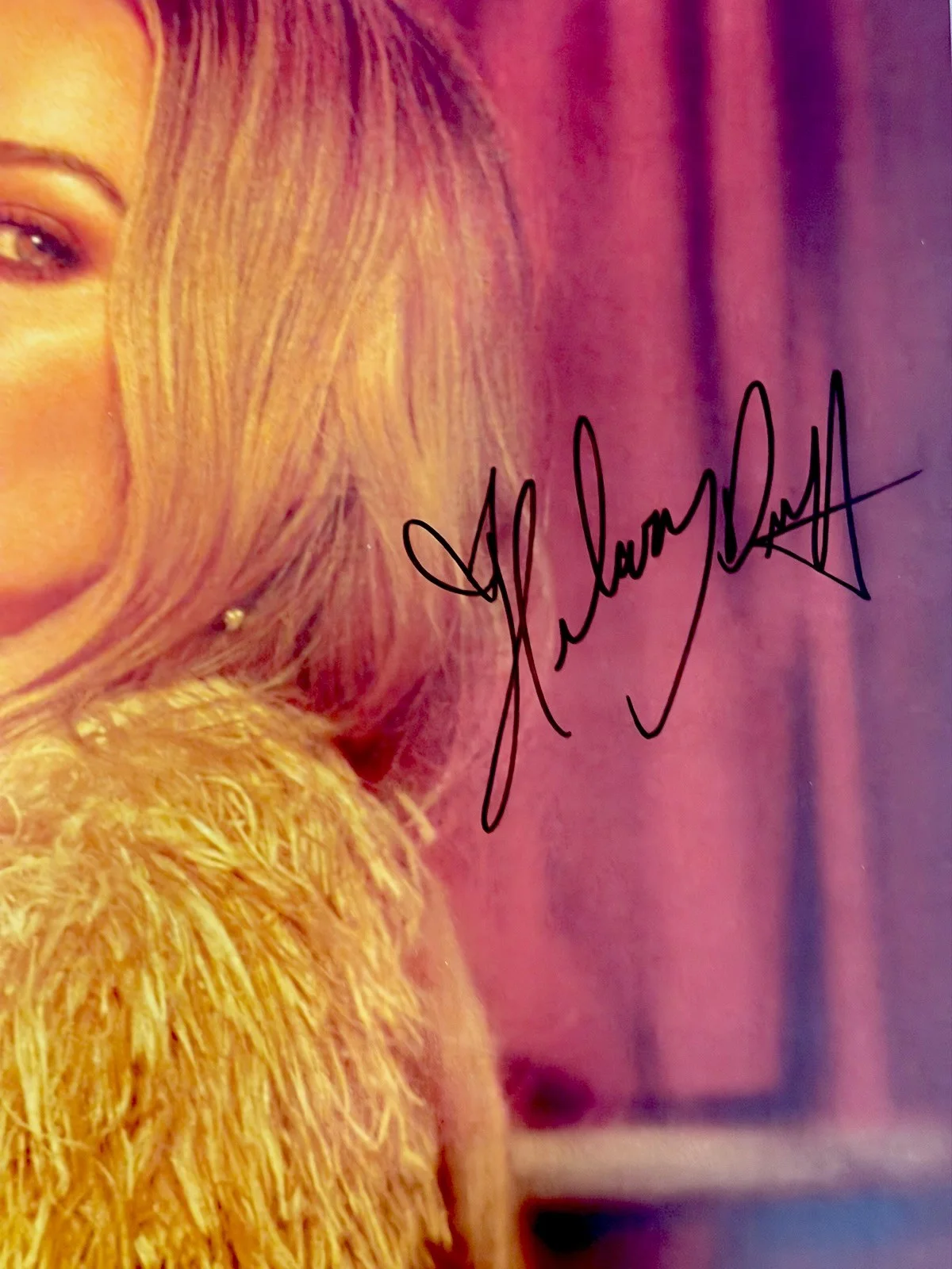 Hilary Duff Live In Las Vegas Signed Poster Autographed Sold Out Black Sharpie, image 2