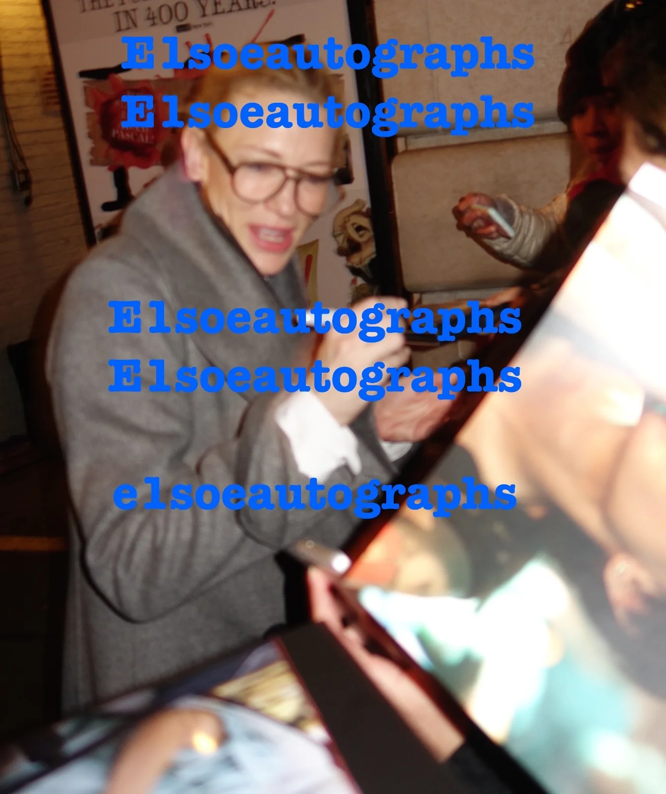 Cate Blanchett — Cate Blanchett signed The Maids 8x10 photo In Person. Proof - Oscar Winner, изображение 2
