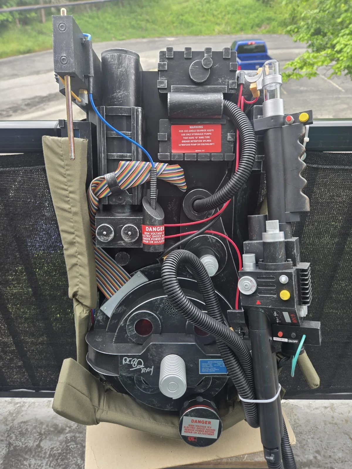 Dan Aykroyd — Dan Aykroyd SIGNED Ghostbusters Spirit Halloween LIFE SIZE Proton Pack! Beckett, изображение 5