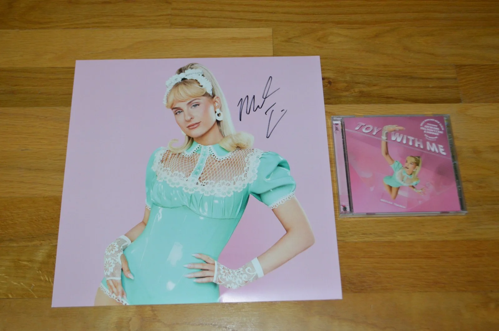 Meghan Trainor Autographed "Toy With Me" 12x12 Insert with CD & COA ~ 2026, изображение 5