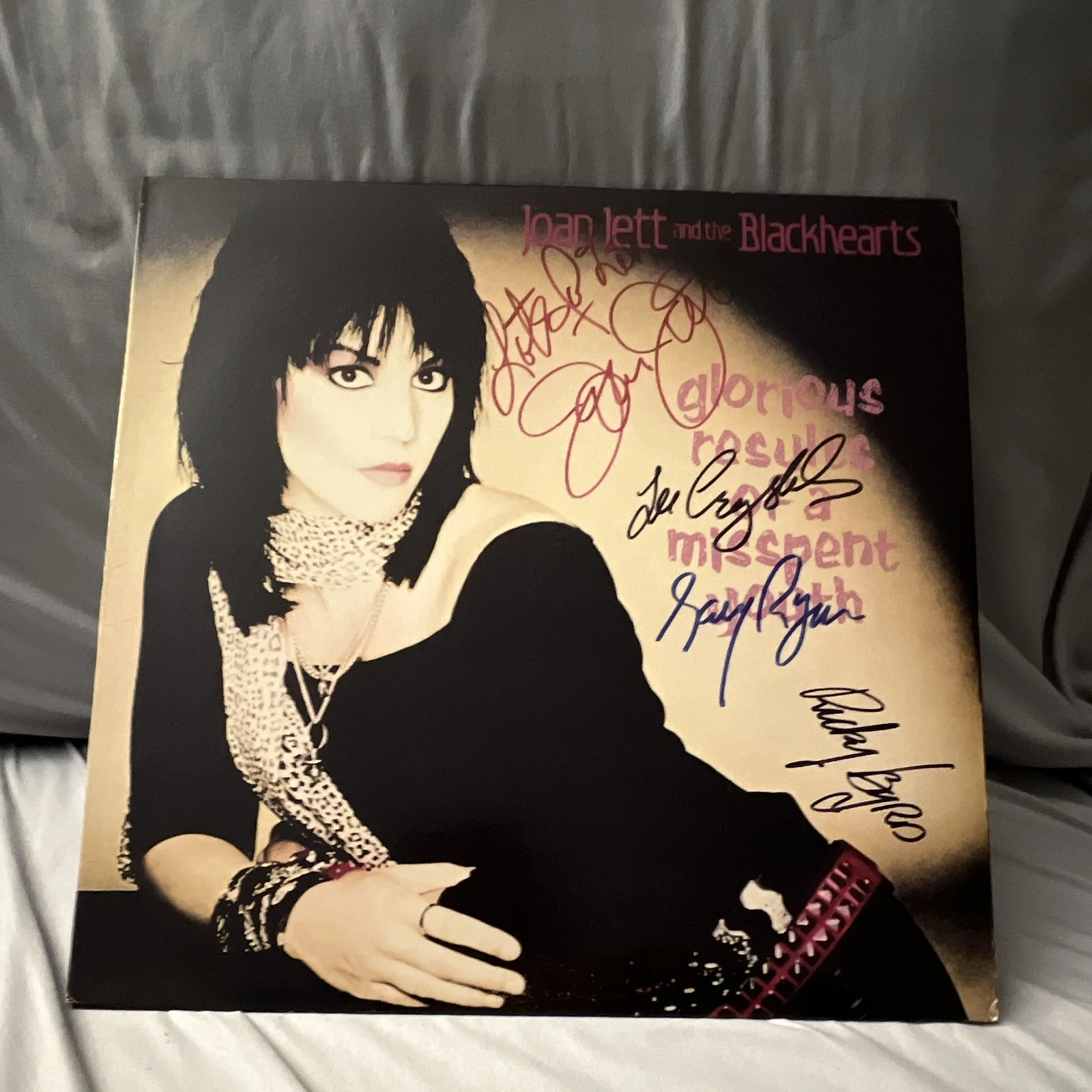 Joan Jett & The Blackhearts Glorious Results Signed Autographed Vinyl LP, image 3