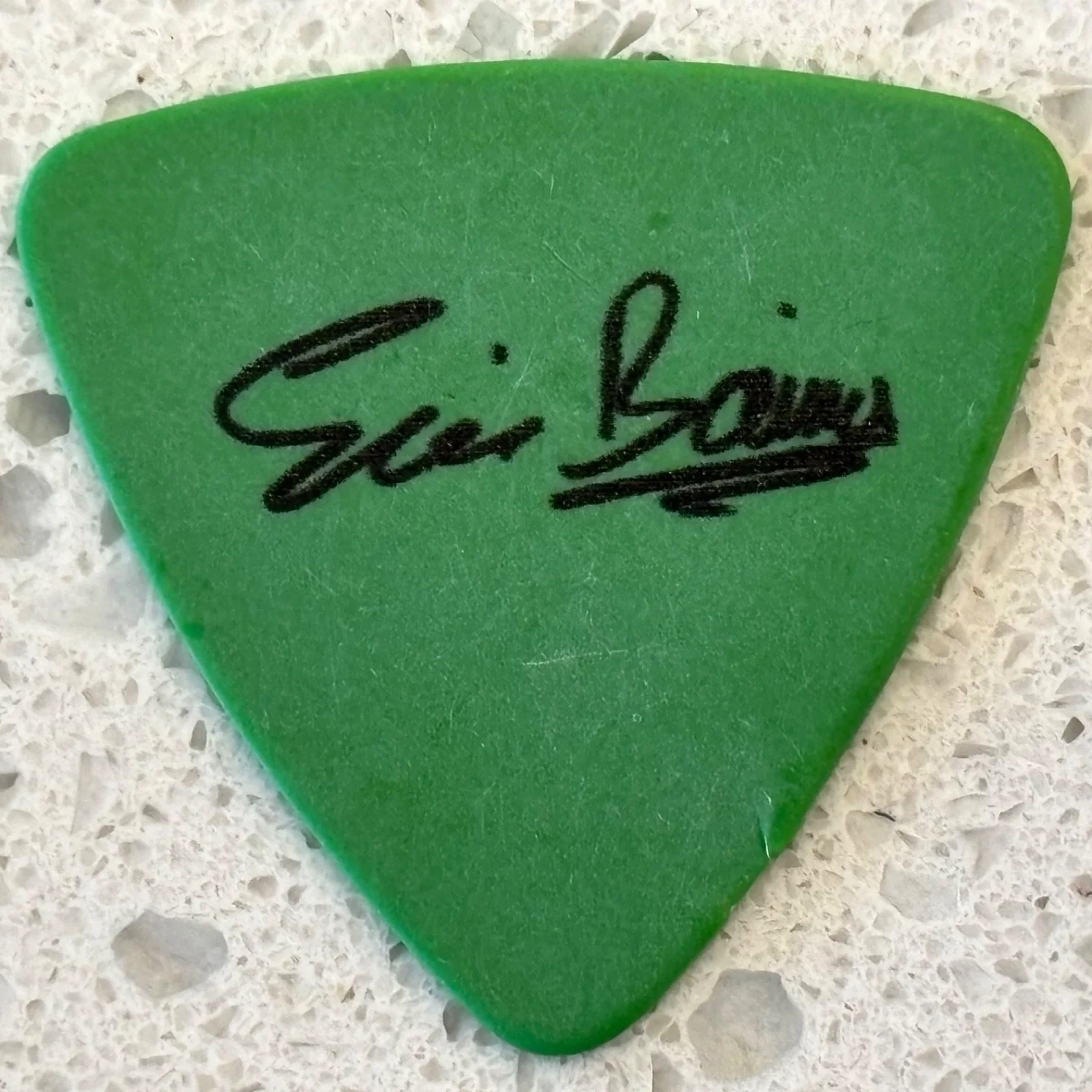 CHICAGO 2023 - 2026 Current Bassist ERIC BAINES Guitar Pick (DWIGHT YOAKAM), изображение 2