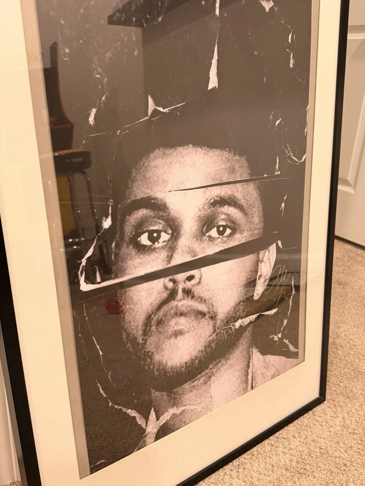 The Weeknd — The Weeknd SIGNED Hardcover Photo Book & Poster limited to 500 - RARE - JSA LOA, изображение 3